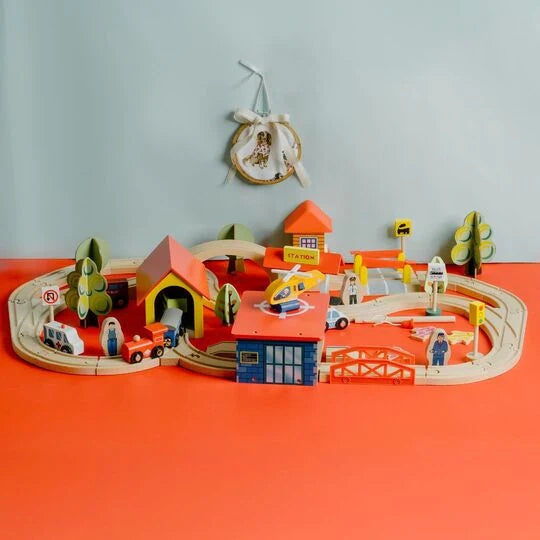 NESTA TOYS - Train Track Toy Set with Vehicles (69 Pcs)