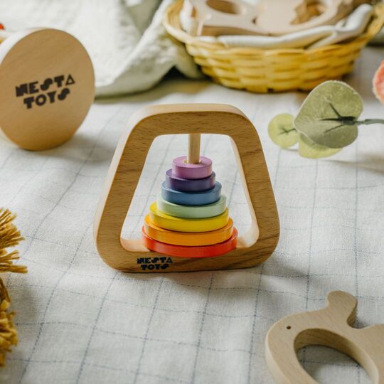 NESTA TOYS Wooden Rainbow Rattle – Musical Toy for Babies 0–12 Months