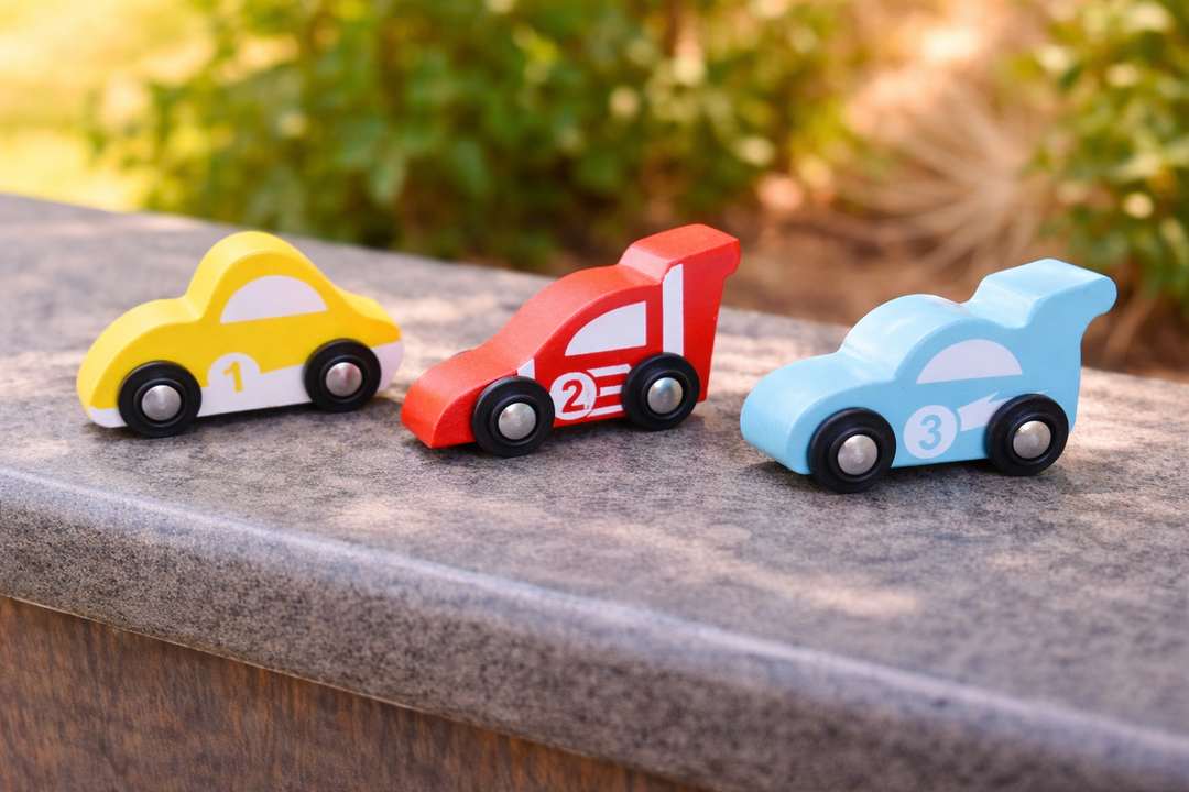 NESTA TOYS – Classic Wooden Car | Builds Fine Motor Skills And Encourages Imaginative Vehicle Play