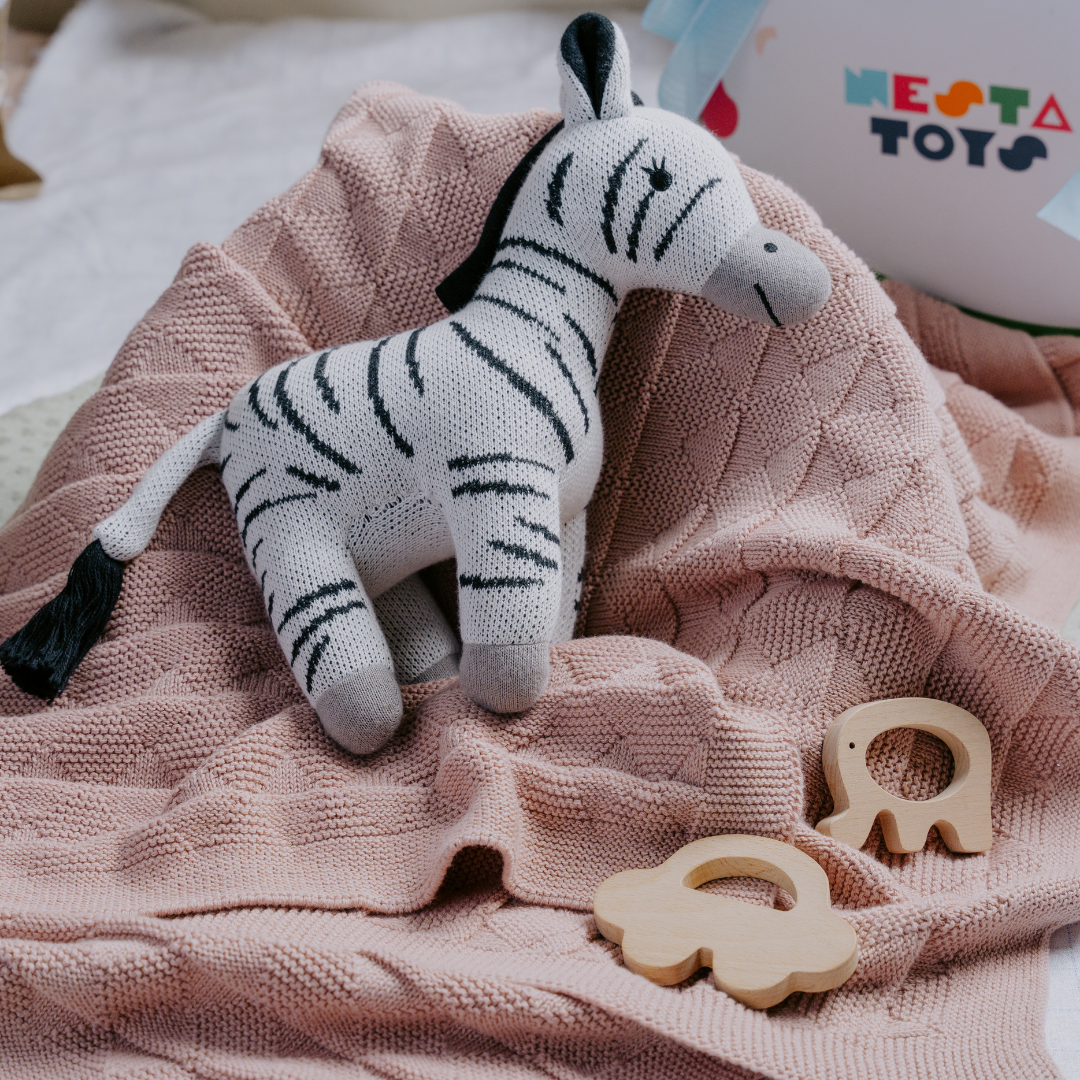 NESTA TOYS Newborn Gift Set – Swaddle, Zebra Plush Toy & Wooden Teethers 