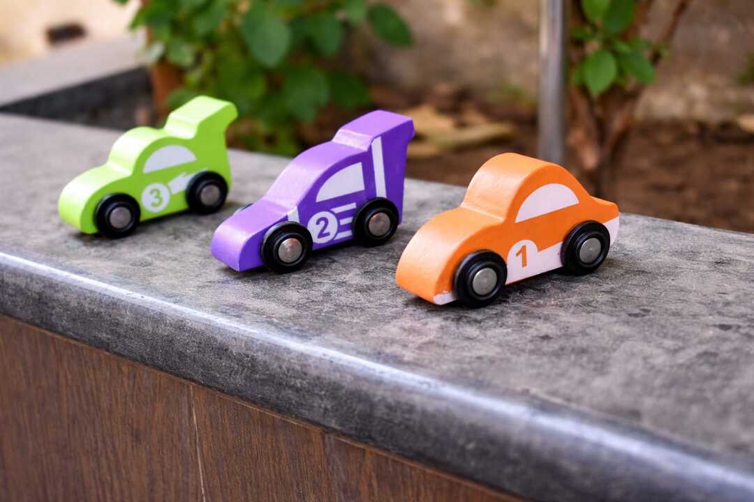NESTA TOYS – Wooden Push Car | Encourages Movement, Grip Strength & Pretend Play
