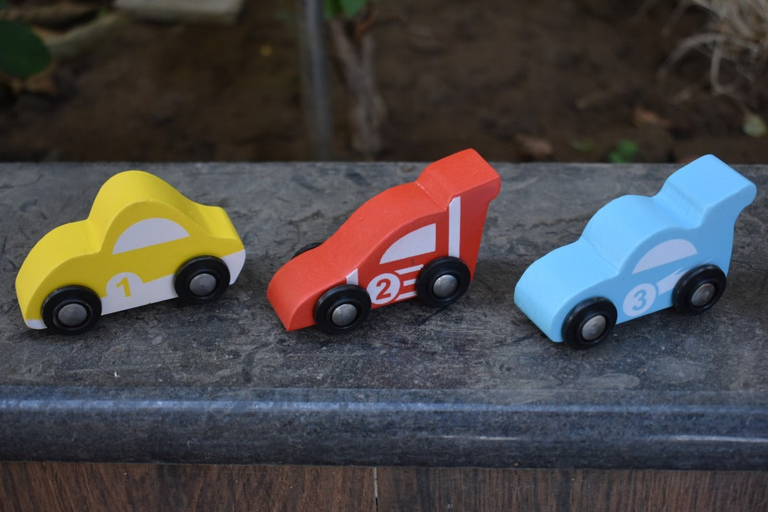 NESTA TOYS – Wooden Push Car | Encourages Movement, Grip Strength & Pretend Play, Return Gift for Kids