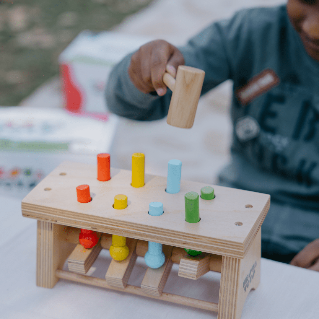 Pounding Bench Wooden Toy with Hammer - NESTA TOYS