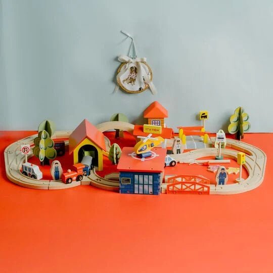 Train Track Toy Set with Vehicles (69 Pcs) - NESTA TOYS