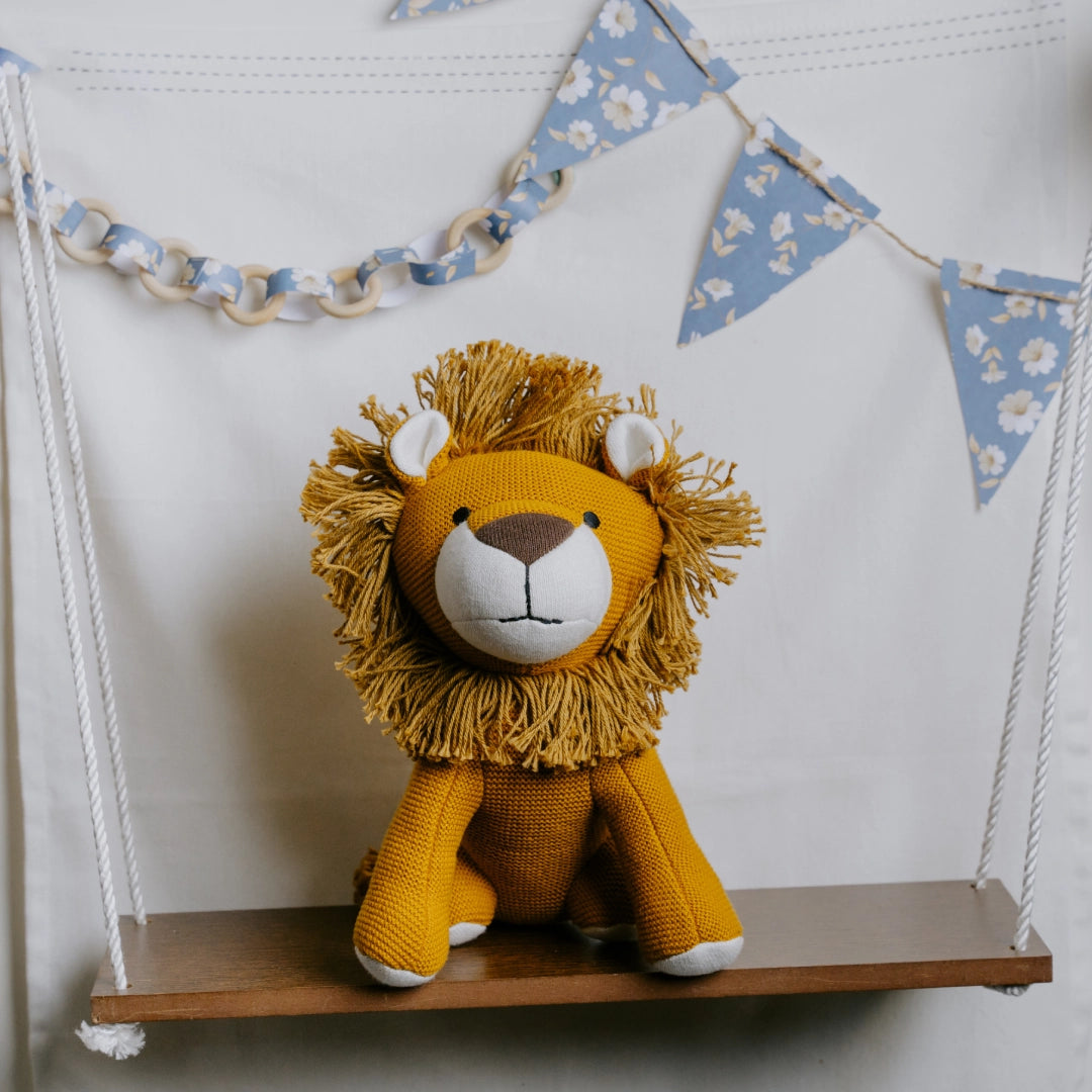 Newborn Gift Set – Swaddle, Lion Plush Toy & Wooden Teethers - nestatoys