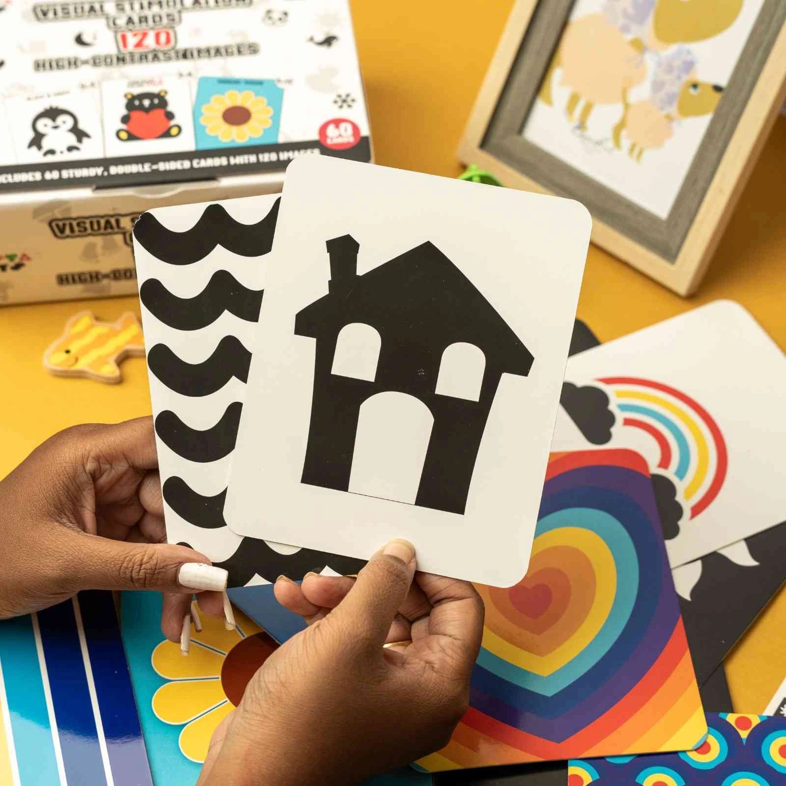 Large high contrast flash cards for babies and infants by NESTA TOYS designed for visual stimulation and early learning