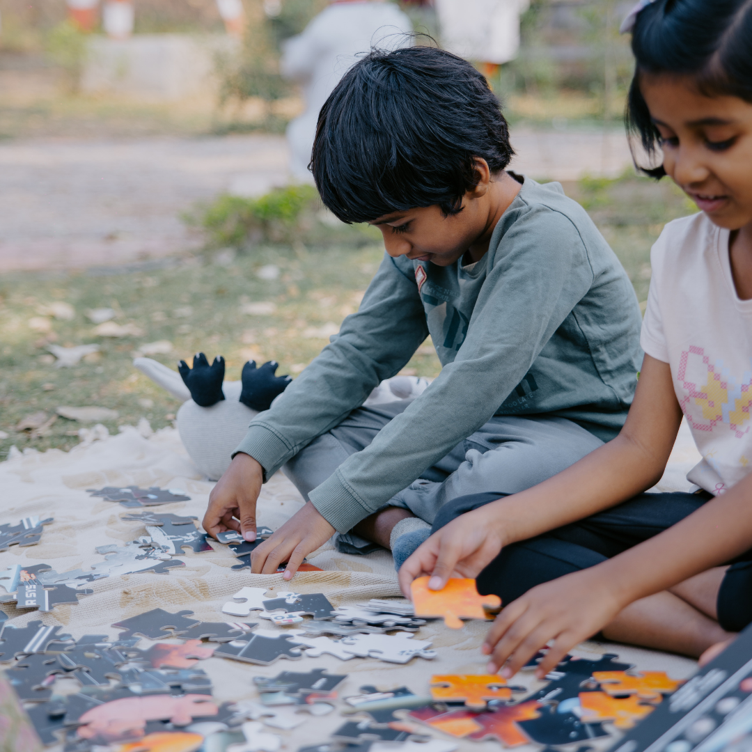 Educational solar system puzzle supporting space and science learning