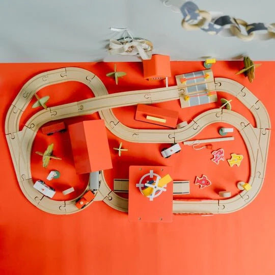NESTA TOYS - Train Track Toy Set with Vehicles (69 Pcs)