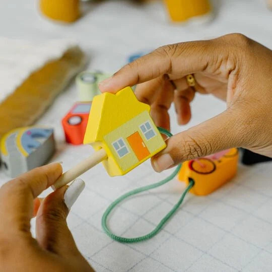 NESTA TOYS 16-Piece Wooden City Traffic Blocks – Stackable Montessori Toy for Kids 3+ Years