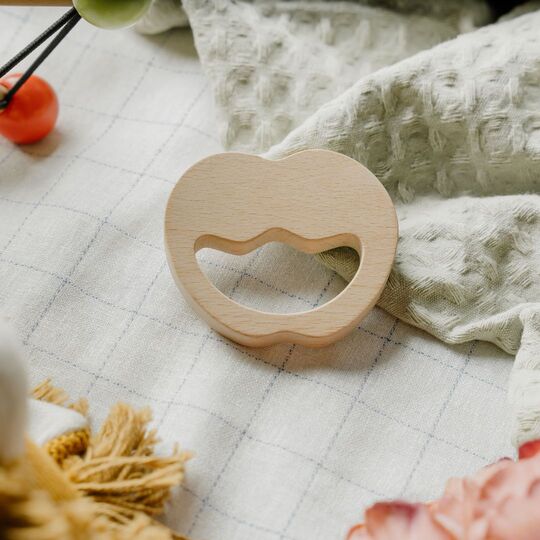 NESTA TOYS Apple Teether – Beech Wood Toy for Newborns (0–1.5 Years)